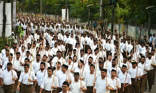 चित्तपुर में 2 नवंबर को RSS का जुलूस: HC ने रिपोर्ट देने का आदेश दिया चित्तपुर में 2 नवंबर को RSS का जुलूस: HC ने रिपोर्ट देने का आदेश दिया