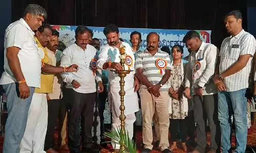 संगठित हो जाओ और अपने अधिकारों के लिए लड़ो: Former MP S. Muniswamy संगठित हो जाओ और अपने अधिकारों के लिए लड़ो: Former MP S. Muniswamy