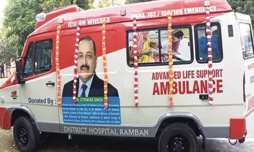 डॉ. जितेंद्र ने डीएच रामबन के लिए एएलएस एम्बुलेंस को हरी झंडी दिखाई