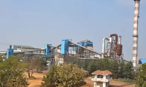 सरकार ने गन्ने की पेराई की इजाज़त दी: किसानों ने ₹3,550 तय करने की मांग की सरकार ने गन्ने की पेराई की इजाज़त दी: किसानों ने ₹3,550 तय करने की मांग की