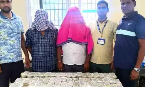 Muniguda ट्रेनों से 90 लाख रुपये की नकदी जब्त, तीन हिरासत में Muniguda ट्रेनों से 90 लाख रुपये की नकदी जब्त, तीन हिरासत में