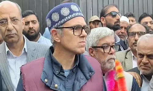 जम्मू-कश्मीर में उपचुनाव: रूलिंग नेशनल कॉन्फ्रेंस के उम्मीदवार ने नामांकन दाखिल किया