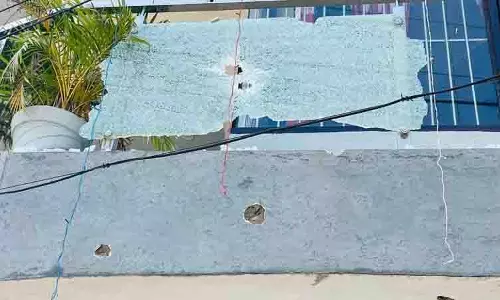 Ludhiana के घर पर बाइक सवार बदमाशों ने की गोलीबारी, 5 करोड़ रुपये की रंगदारी मांगी Ludhiana के घर पर बाइक सवार बदमाशों ने की गोलीबारी, 5 करोड़ रुपये की रंगदारी मांगी