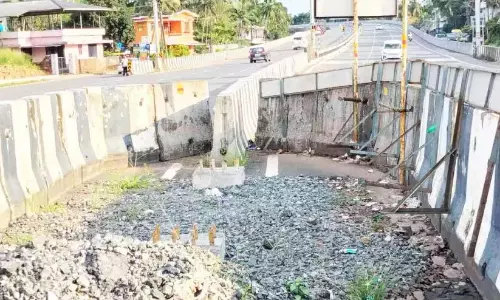 Kerala : मुझापिलंगड़ फ्लाईओवर का निर्माण रुका हुआ है Kerala : मुझापिलंगड़ फ्लाईओवर का निर्माण रुका हुआ है