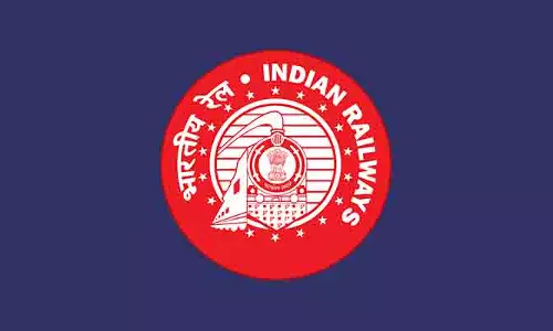 JAMMU: त्योहारों की भीड़ से निपटने के लिए रेलवे ने विशेष मोबाइल टिकटिंग सेवा शुरू की JAMMU: त्योहारों की भीड़ से निपटने के लिए रेलवे ने विशेष मोबाइल टिकटिंग सेवा शुरू की
