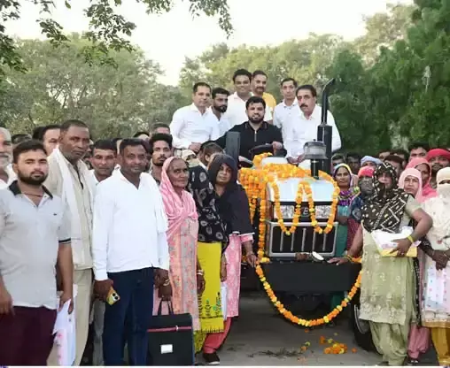Sonipat: दिवाली पर नगर पालिका को विधायक से मिला तीन ट्रैक्टर व सफाई उपकरण