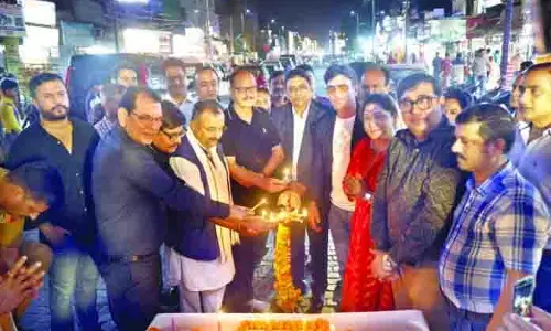 Apsara Road पर धार्मिक उत्साह के साथ चार दिवसीय दीपावली उत्सव शुरू