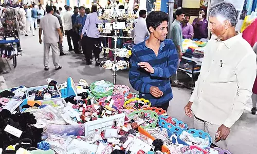 Andhra : मुख्यमंत्री की व्यापारियों से बातचीत