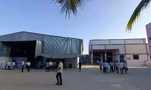 चावल, मक्का, दूध फिर मिला: क्विंटलों का अवैध स्टॉक चावल, मक्का, दूध फिर मिला: क्विंटलों का अवैध स्टॉक