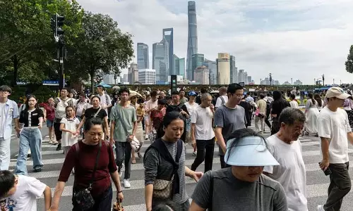China का कहना है कि एक साल में सबसे कमज़ोर विकास के बावजूद आर्थिक लक्ष्य हासिल कर लिया गया