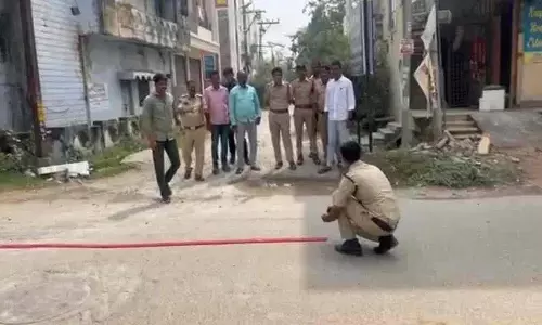Nizamabad में शेख रियाज़ की मुठभेड़ का जश्न पटाखे फोड़कर मनाया जा रहा