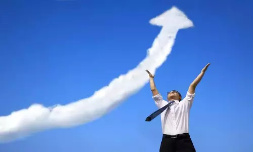 बाजार ने बढ़त के साथ Samvat 2081 का किया समापन; सेंसेक्स 411 अंक ऊपर, निफ्टी 25,850 पर बाजार ने बढ़त के साथ Samvat 2081 का किया समापन; सेंसेक्स 411 अंक ऊपर, निफ्टी 25,850 पर