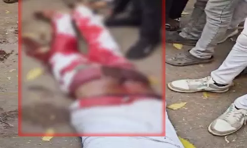 रायपुर में 48 घंटे में 16 जगहों पर चाकूबाजी, उर्स के दौरान ताबड़तोड़ हमले, कई घायल रायपुर में 48 घंटे में 16 जगहों पर चाकूबाजी, उर्स के दौरान ताबड़तोड़ हमले, कई घायल