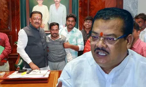 Sanjay Shirsat: भूख हड़ताल करने वाले को घर बुलाया गया क्योंकि हमारी यात्रा का समय एक ही था