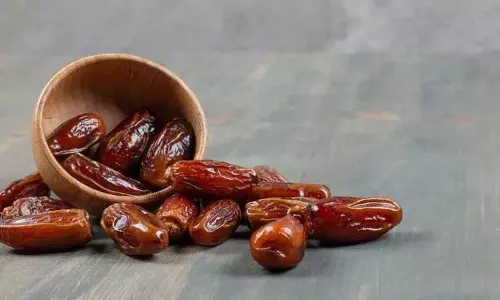 रोज़ाना केवल 3 खजूर खाएं, अद्भुत स्वास्थ्य लाभ पाएँ रोज़ाना केवल 3 खजूर खाएं, अद्भुत स्वास्थ्य लाभ पाएँ