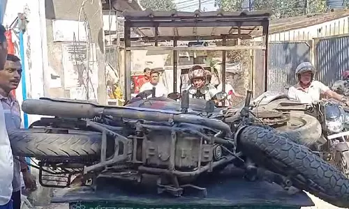 काली पूजा के दिन कमालगाजी फ्लाईओवर से गिरा युवक, भीषण हादसा
