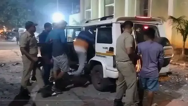 Keonjhar में सेक्स रैकेट का भंडाफोड़, 6 गिरफ्तार, छुड़ाई गईं 5 युवतियां Keonjhar में सेक्स रैकेट का भंडाफोड़, 6 गिरफ्तार, छुड़ाई गईं 5 युवतियां