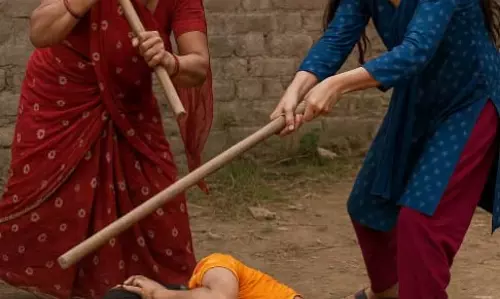 जमीनी विवाद: महिला पर जेठानी-भतीजी ने किया हमला, FIR दर्ज जमीनी विवाद: महिला पर जेठानी-भतीजी ने किया हमला, FIR दर्ज