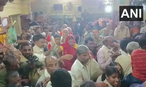 चंद्रकूट में दीपदान: लाखों भक्तों ने जलाए दीप, उल्लास और भक्ति का महापर्व चंद्रकूट में दीपदान: लाखों भक्तों ने जलाए दीप, उल्लास और भक्ति का महापर्व