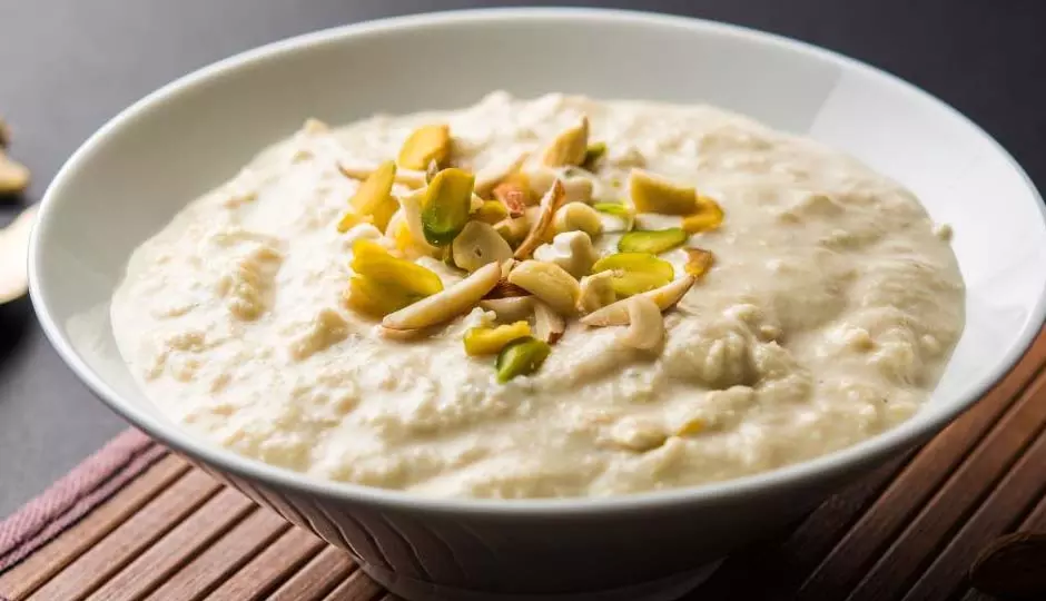 Sitaphal Basundi: त्योहार के माहौल को और खुशनुमा बना देगी यह मिठाई, सेहत के लिए भी है फायदेमंद Sitaphal Basundi: त्योहार के माहौल को और खुशनुमा बना देगी यह मिठाई, सेहत के लिए भी है फायदेमंद