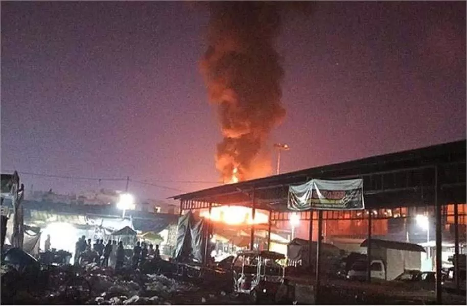 Dehradun: मशहूर मंडी में लगी भीषण आग,मची अफरा-तफरी Dehradun: मशहूर मंडी में लगी भीषण आग,मची अफरा-तफरी