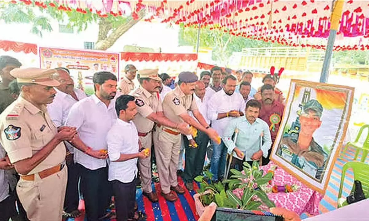 Andhra: पुलिस स्मृति दिवस से पहले रक्तदान शिविर Andhra: पुलिस स्मृति दिवस से पहले रक्तदान शिविर