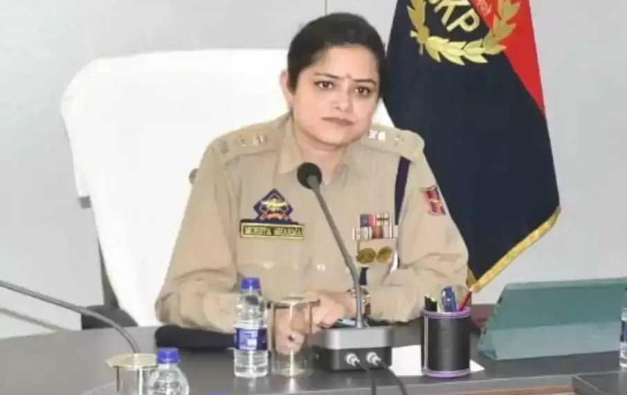 Kathua: कठुआ एसएसपी मोहिता शर्मा ने दीपावली पर जनता को बधाई दी Kathua: कठुआ एसएसपी मोहिता शर्मा ने दीपावली पर जनता को बधाई दी