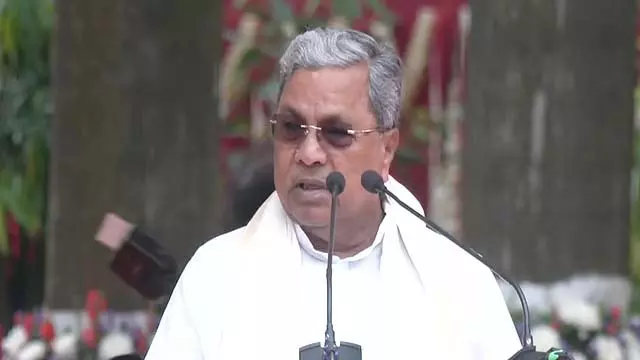पुलिस के काम से राज्य का विकास, समाज को उनके बलिदानों को याद रखना चाहिए: Siddaramaiah पुलिस के काम से राज्य का विकास, समाज को उनके बलिदानों को याद रखना चाहिए: Siddaramaiah