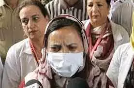 सकीना इत्तू ने PHC शीरी और बोनियार का निरीक्षण कर स्वास्थ्य सुविधाओं की समीक्षा की सकीना इत्तू ने PHC शीरी और बोनियार का निरीक्षण कर स्वास्थ्य सुविधाओं की समीक्षा की