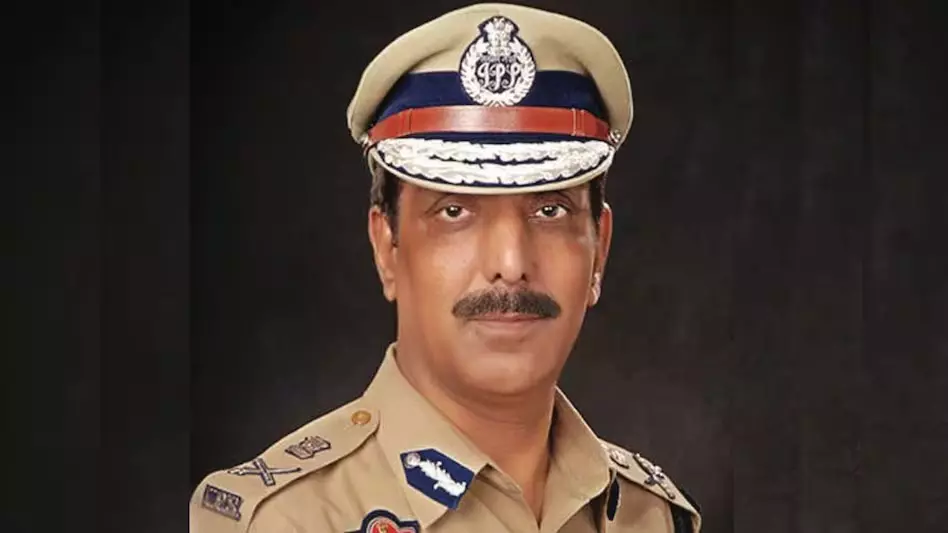 पूर्व DGP अपने बेटे के मर्डर में फंसे, FIR दर्ज पूर्व DGP अपने बेटे के मर्डर में फंसे, FIR दर्ज
