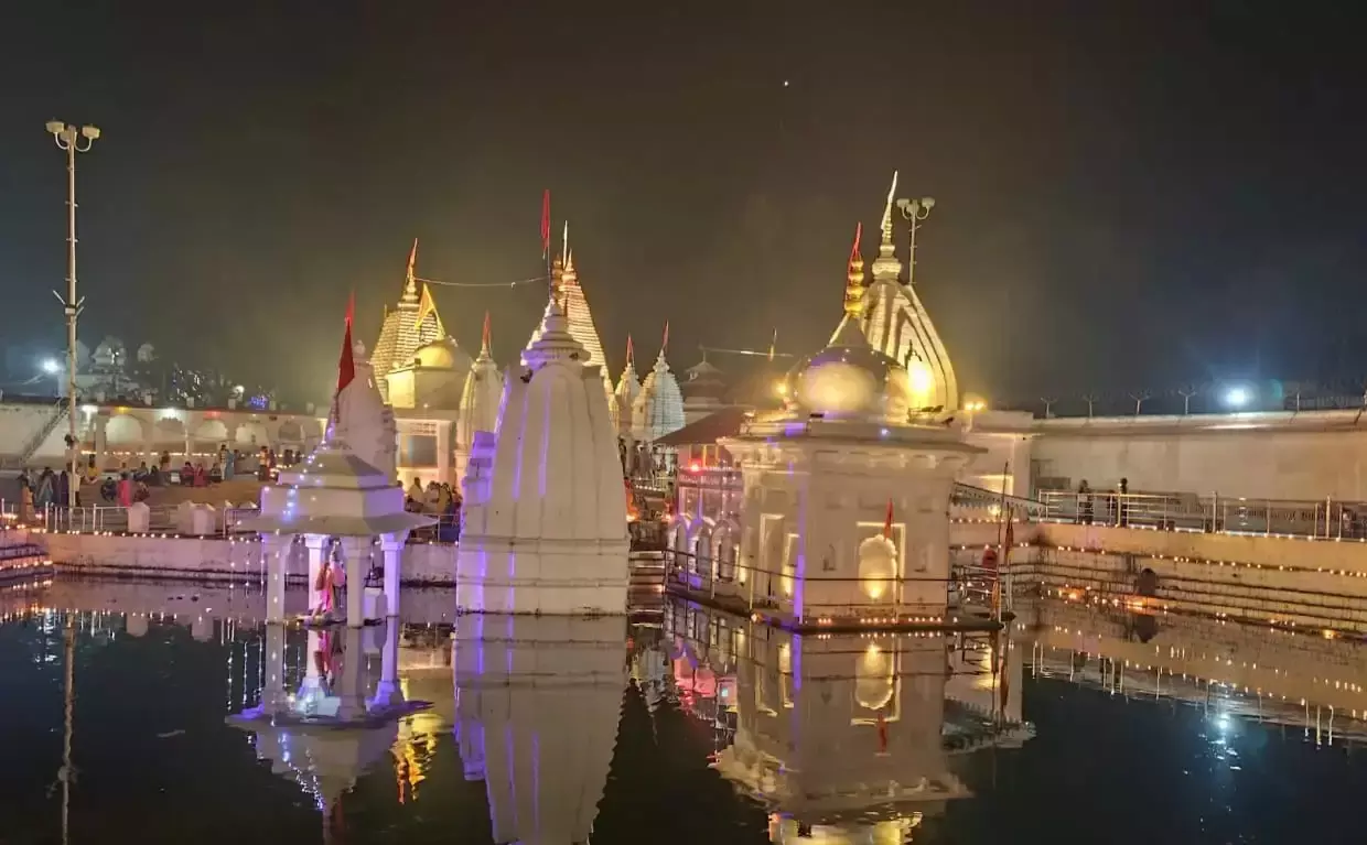 Anuppur: हर्षोल्लास के साथ जिले में मनाई गई दीपावली, हर कोना जगमगाया Anuppur: हर्षोल्लास के साथ जिले में मनाई गई दीपावली, हर कोना जगमगाया