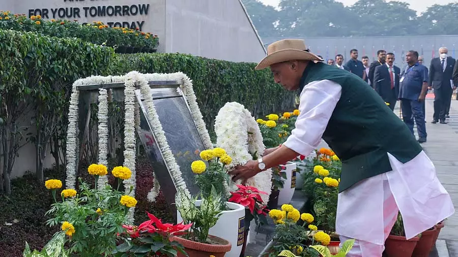समाज में नए तरह के अपराध, आतंकवाद और विचारधारा की लड़ाइयां उभर रही हैं: Rajnath Singh समाज में नए तरह के अपराध, आतंकवाद और विचारधारा की लड़ाइयां उभर रही हैं: Rajnath Singh