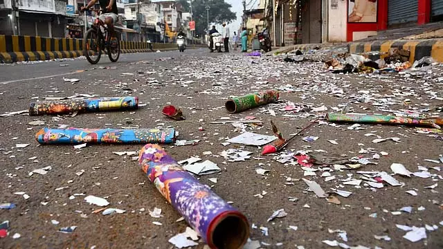 Chennai में 151.52 मीट्रिक टन पटाखों का कचरा निपटाया गया Chennai में 151.52 मीट्रिक टन पटाखों का कचरा निपटाया गया
