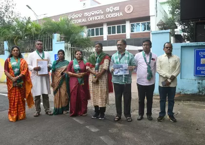 BJD की बड़ी शिकायत — मंत्री और भाजपा प्रत्याशी पर नियम तोड़ने का आरोप BJD की बड़ी शिकायत — मंत्री और भाजपा प्रत्याशी पर नियम तोड़ने का आरोप