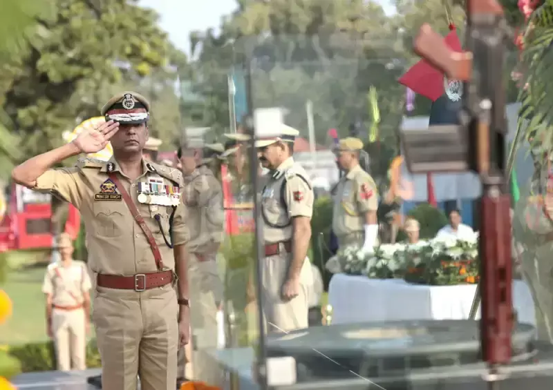 Jammu: आईजीपी की अगुवाई में हुआ पुलिस स्मृति दिवस का भव्य समारोह Jammu: आईजीपी की अगुवाई में हुआ पुलिस स्मृति दिवस का भव्य समारोह