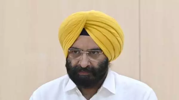 मंत्री मनजिंदर सिंह सिरसा का बड़ा दावा- AAP पंजाब के किसानों को फसल जलाने पर मजबूर कर रही मंत्री मनजिंदर सिंह सिरसा का बड़ा दावा- AAP पंजाब के किसानों को फसल जलाने पर मजबूर कर रही