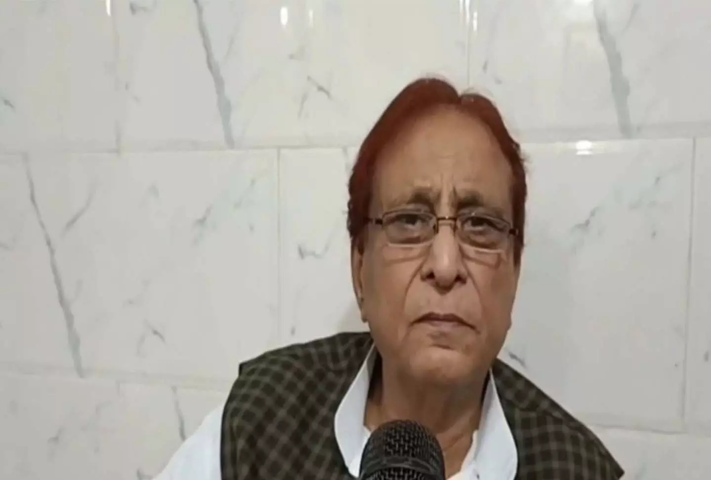 आई लव मुहम्मद विवाद पर Azam Khan ने कहा, यह सौहार्द बिगाड़ने की साजिश आई लव मुहम्मद विवाद पर Azam Khan ने कहा, यह सौहार्द बिगाड़ने की साजिश