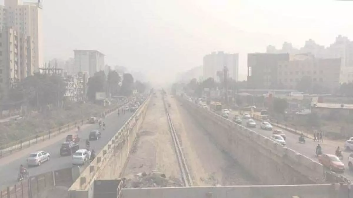 Gurugram: AQI 469 तक, पटाखों ने बढ़ाया वायु प्रदूषण Gurugram: AQI 469 तक, पटाखों ने बढ़ाया वायु प्रदूषण