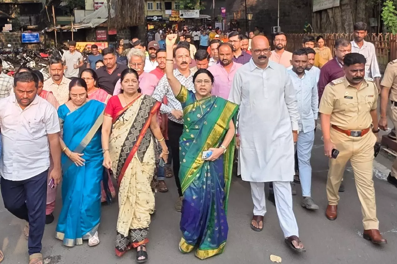महिलाओं की नमाज वीडियो के बाद शनिवार वाड़ा में शुद्धिकरण समारोह विवादित महिलाओं की नमाज वीडियो के बाद शनिवार वाड़ा में शुद्धिकरण समारोह विवादित