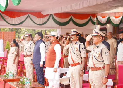 पुलिस स्मृति दिवस: MP के CM ने पुलिस कर्मियों को श्रद्धांजलि दी पुलिस स्मृति दिवस: MP के CM ने पुलिस कर्मियों को श्रद्धांजलि दी