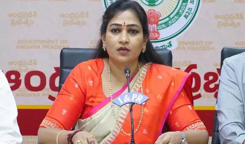 AP गृह मंत्री वंगापुड़ी अनिता ने डीएसपी जयसूर्या पर पवन कल्याण की प्रतिक्रिया दी AP गृह मंत्री वंगापुड़ी अनिता ने डीएसपी जयसूर्या पर पवन कल्याण की प्रतिक्रिया दी