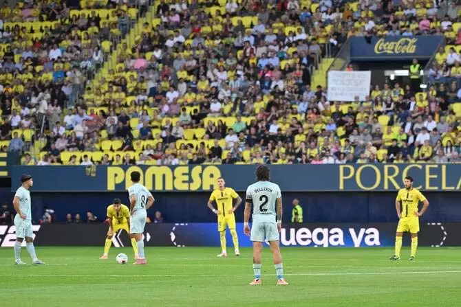 La Liga मैच मियामी में कराने पर भड़के कोर्टुआ, बोले– ये कॉम्पिटिशन में मिलावट है La Liga मैच मियामी में कराने पर भड़के कोर्टुआ, बोले– ये कॉम्पिटिशन में मिलावट है