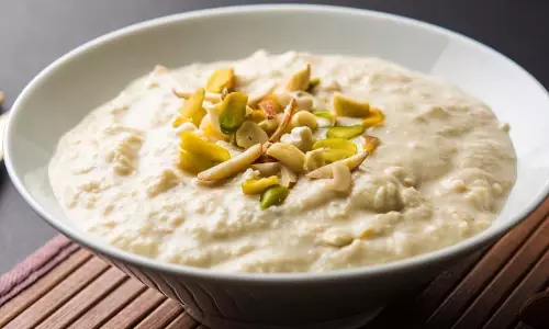 Sitaphal Basundi: त्योहार के माहौल को और खुशनुमा बना देगी यह मिठाई, सेहत के लिए भी है फायदेमंद Sitaphal Basundi: त्योहार के माहौल को और खुशनुमा बना देगी यह मिठाई, सेहत के लिए भी है फायदेमंद