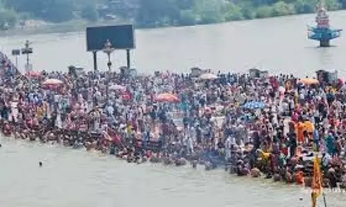 Haridwar: स्नान के लिए आने वाले श्रद्धालुओं को सुबह-सवेरे ही मिला भरपूर पानी Haridwar: स्नान के लिए आने वाले श्रद्धालुओं को सुबह-सवेरे ही मिला भरपूर पानी