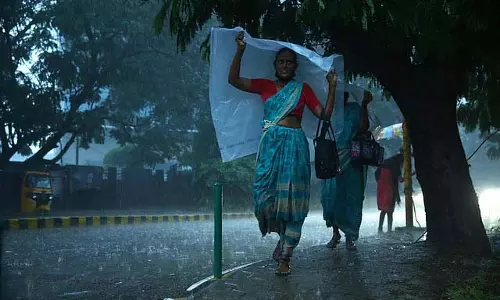 Chennai और उसके आस-पास के इलाकों में भारी बारिश