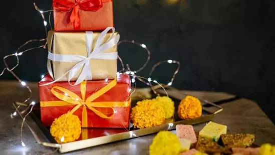 Employee ने ऑफिस में दिवाली के लिए उपहारों के विकल्प बताए, इंटरनेट पर प्रतिक्रियाएं Employee ने ऑफिस में दिवाली के लिए उपहारों के विकल्प बताए, इंटरनेट पर प्रतिक्रियाएं
