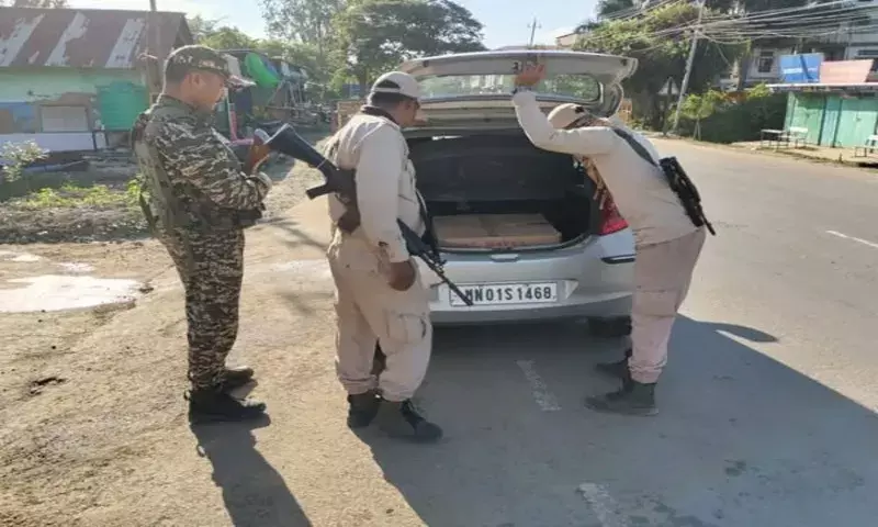 Manipur: बाइक चोर गिरफ्तार, मोटर वाहन अपराधियों पर 50,500 रुपये का चालान Manipur: बाइक चोर गिरफ्तार, मोटर वाहन अपराधियों पर 50,500 रुपये का चालान
