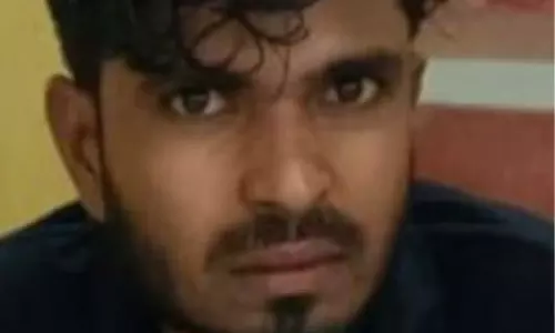Telangana कांस्टेबल की हत्या करने वाले संदिग्ध की अस्पताल में गोली मारकर हत्या Telangana कांस्टेबल की हत्या करने वाले संदिग्ध की अस्पताल में गोली मारकर हत्या
