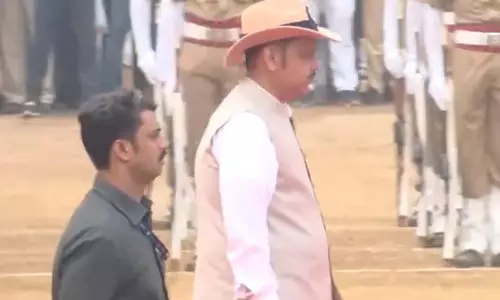 Maharashtra के CM, PM ने उन बहादुर पुलिस कर्मियों को श्रद्धांजलि दी जिन्होंने अपनी जान दे दी