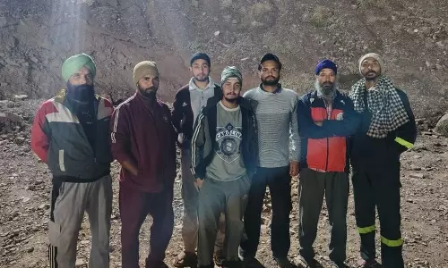 यात्रा धोखाधड़ी के बाद कजाकिस्तान में फंसे Punjab के 8 युवक, जबरन मजदूरी करवाई जा रही यात्रा धोखाधड़ी के बाद कजाकिस्तान में फंसे Punjab के 8 युवक, जबरन मजदूरी करवाई जा रही